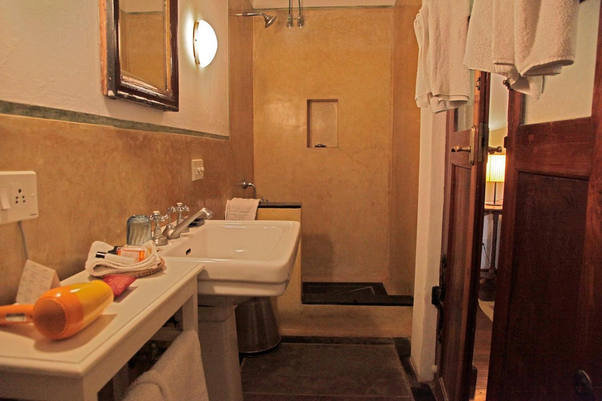 Neemrana'S - Bungalow On The Beach Tharangambadi Bagian luar foto
