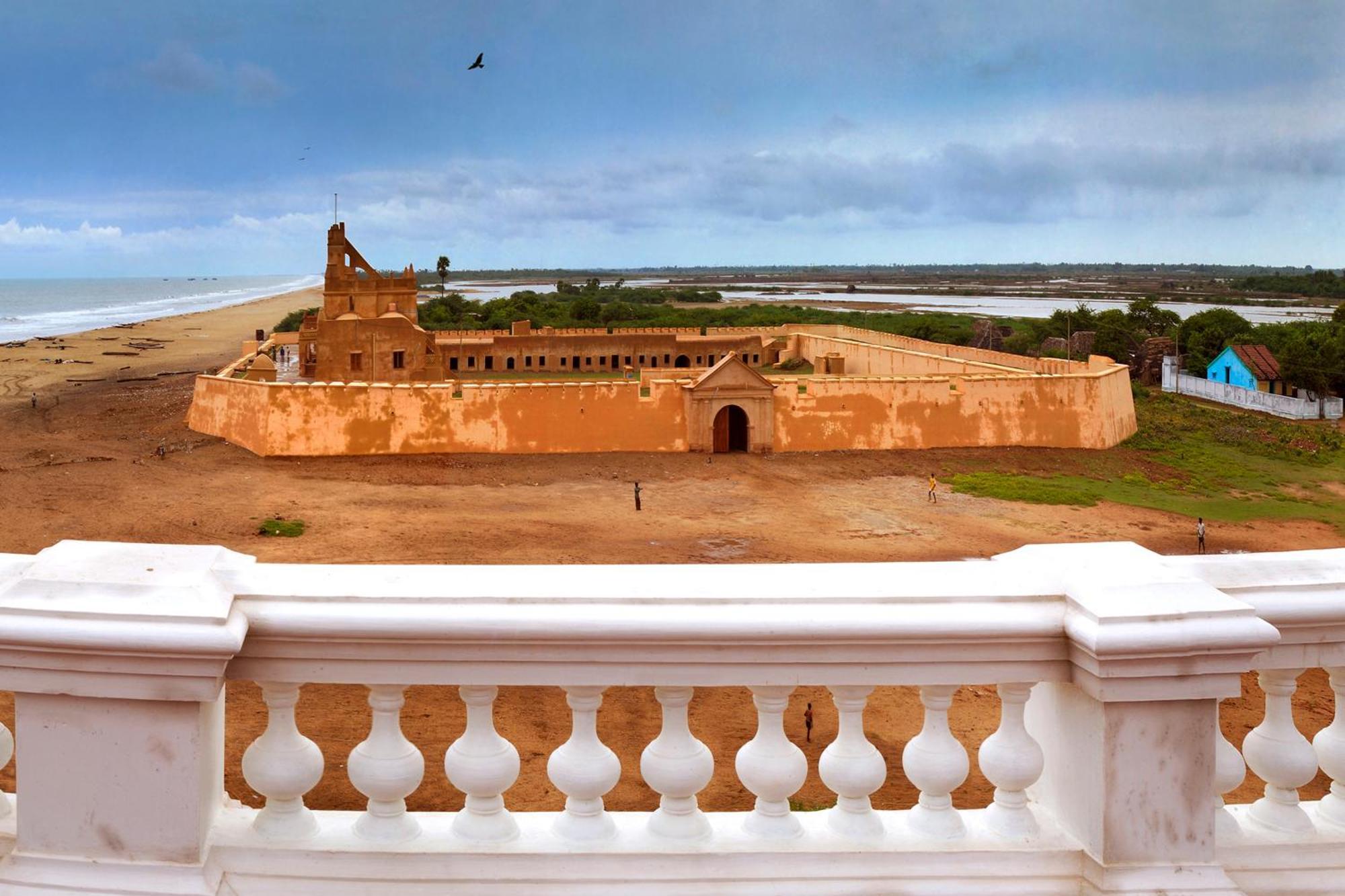 Neemrana'S - Bungalow On The Beach Tharangambadi Bagian luar foto