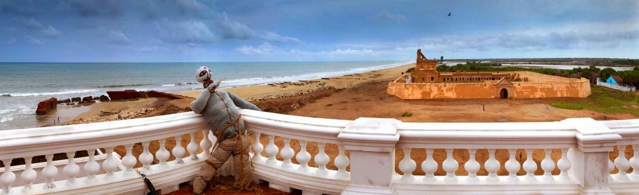 Neemrana'S - Bungalow On The Beach Tharangambadi Bagian luar foto